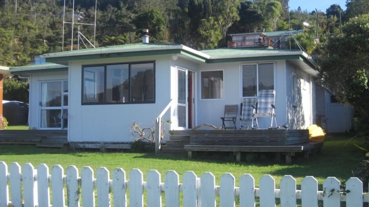 Opoutere House | Opoutere - Nat's Place