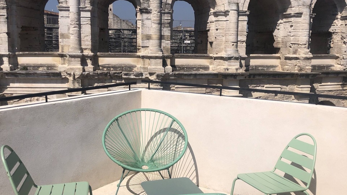 Arles City Centre House | Opposite Les Arenes and La Major