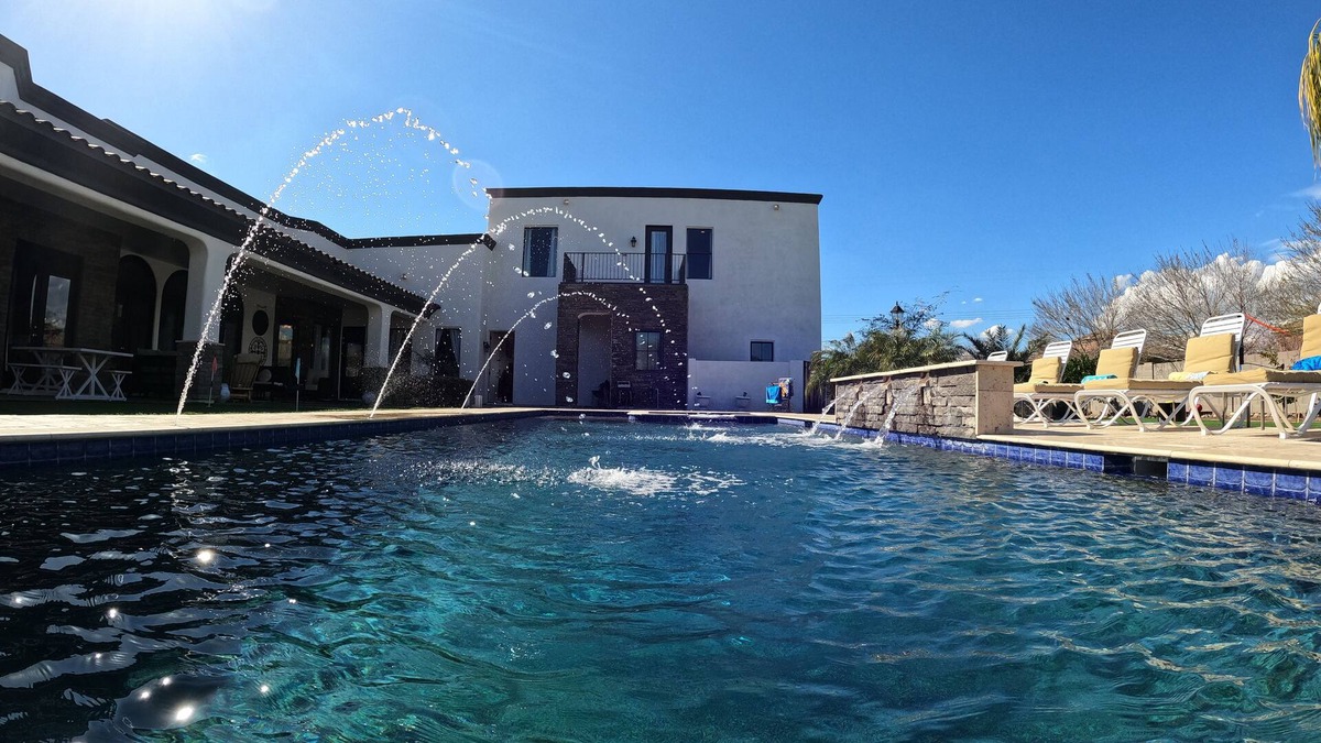 Peoria House | Opulence House:Pool+TennisCrt+Pickle+BasketHop+PingPng+Billiard+shufflbrd+FosTbl