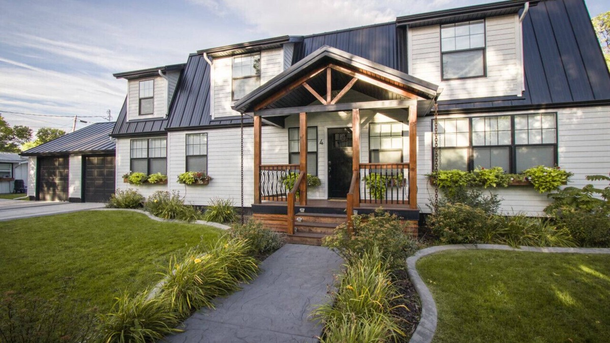 Great Falls House | Opulent Great Falls 5-Bedroom Luxe Retreat with Hot Tub and Exquisite Finishes