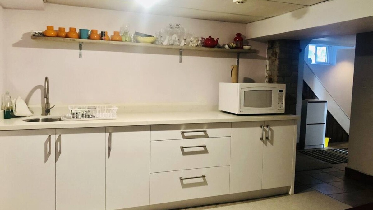 Lawrence Park House | Orange room