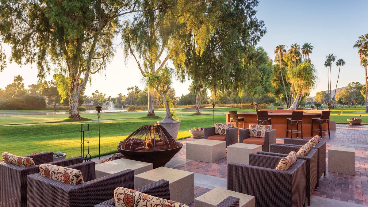 Paradise Valley Village Hotel | Orange Tree Resort
