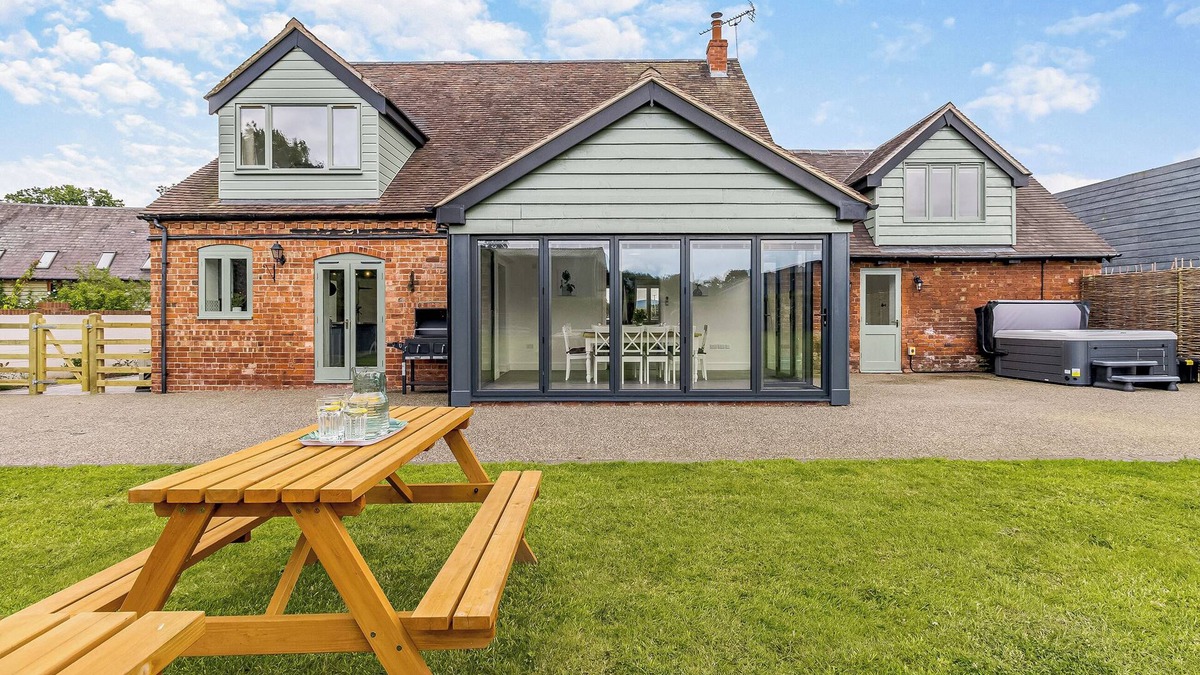 Pontesbury Cottage | Orchard Barns - UK47200