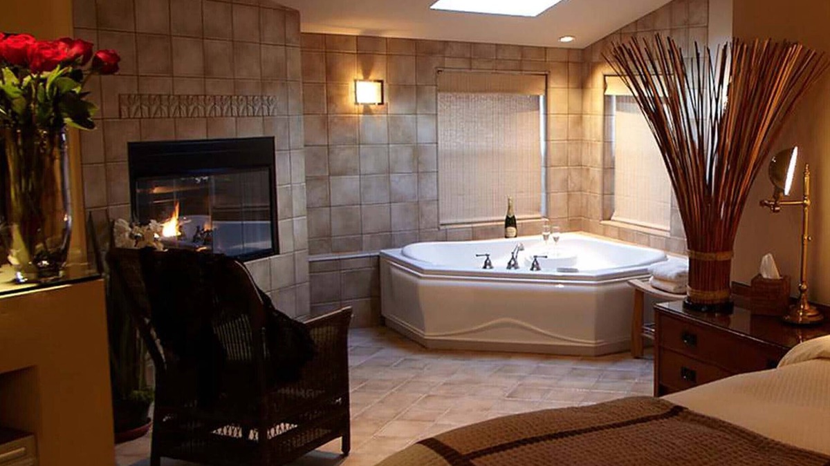 Julian Hotel | Orchard Hill