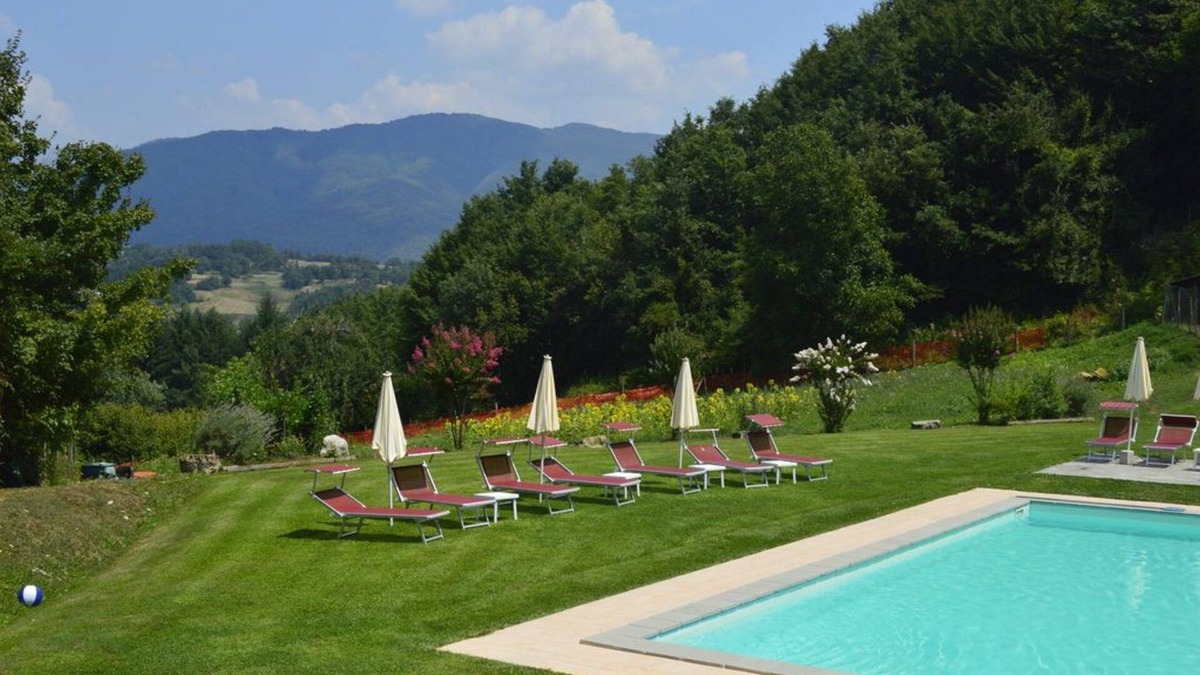 Piazza al Serchio Villa | Oriana, Private Pool, views! Pick your own.Walk Restaurant. WIFI!Chef option