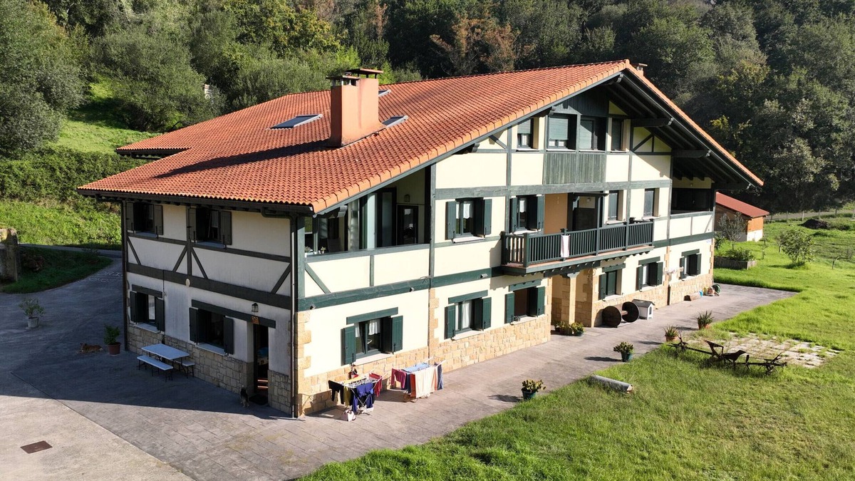 Olaskoegia Ski Chalet | Oribar Bazter Goikoa - Cozy semi-detached home in the countryside by Egona