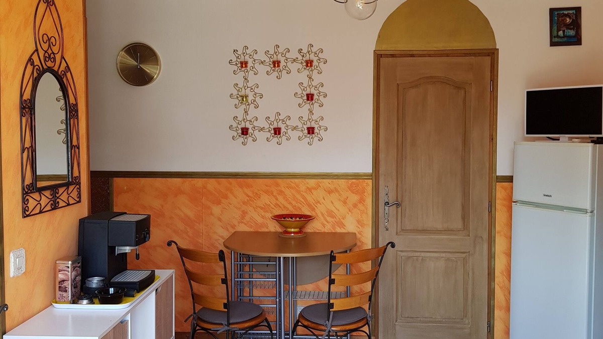 Mimizan Apartment | Oriental-style apartment, cosy, quiet, on the edge of the forest, near the ocean