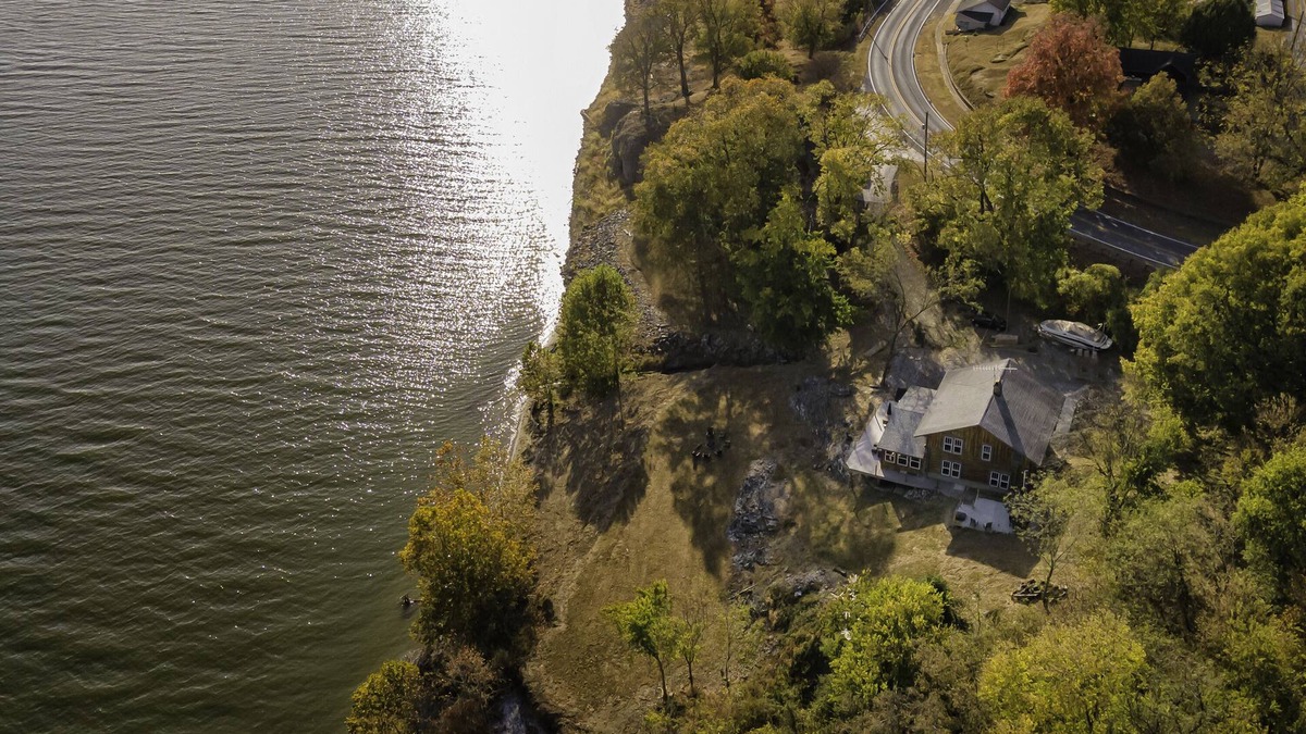 Elizabethtown Cabin | Original 1926 Log Cabin Overlooking Ohio River