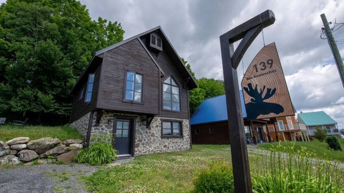 Lac-Etchemin Ski Chalet | Orignal · The Richard - Mont Orignal ski in/out