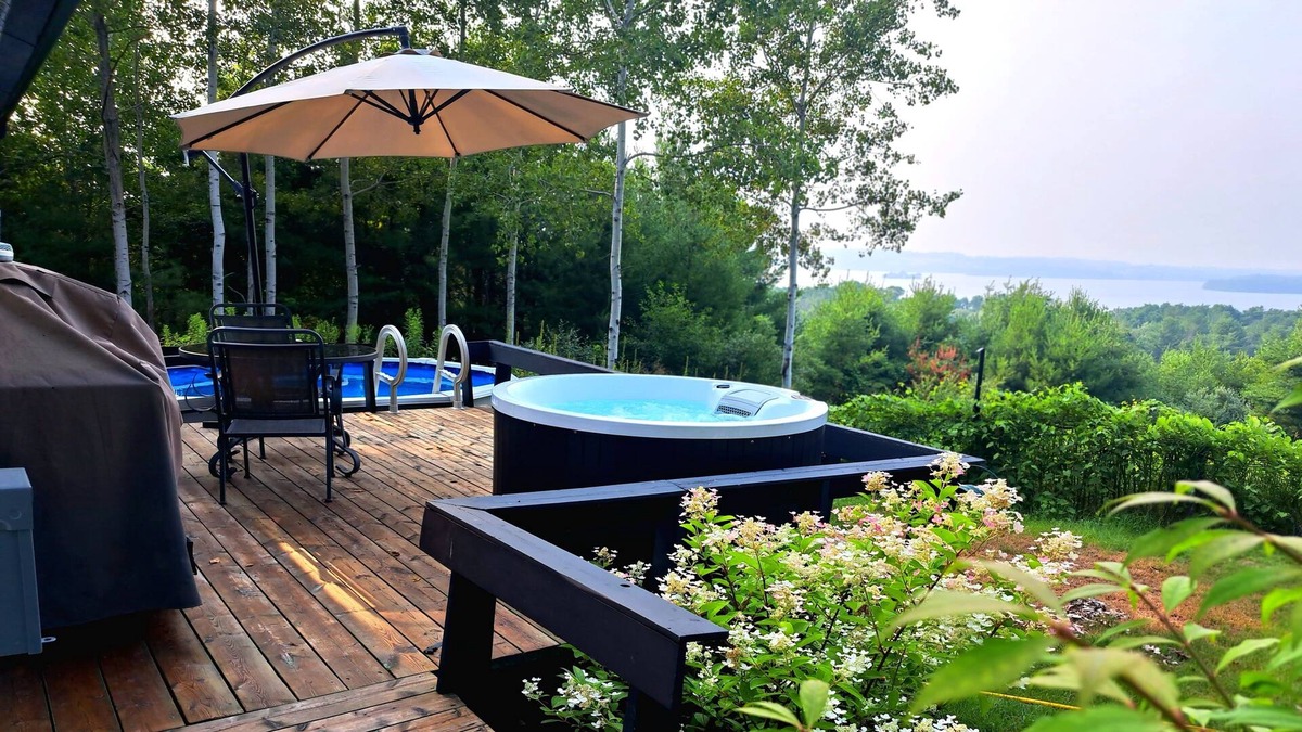 Gores Landing Cabin | Oriole Ridge Cabin; king suite, hot tub, pool, BBQ