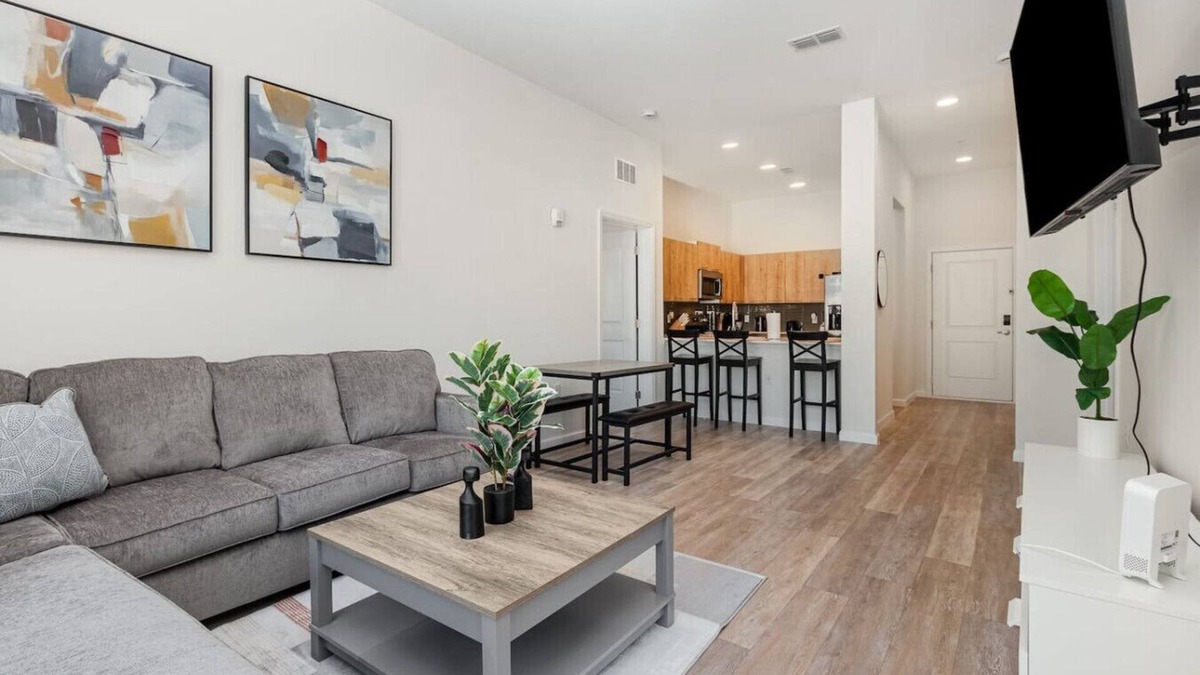 Florida Center Apartment | Orlando 2BR Retreat 3 Beds Near Disney/Universal