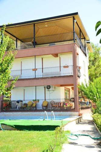 Manavgat House | ormanın içinde geniş havuzlu triplex villa