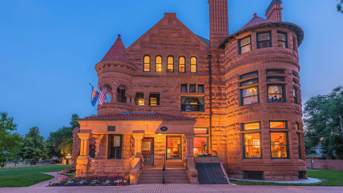 Pueblo House | Orman Mansion - Pueblo's Most Luxurious Stay
