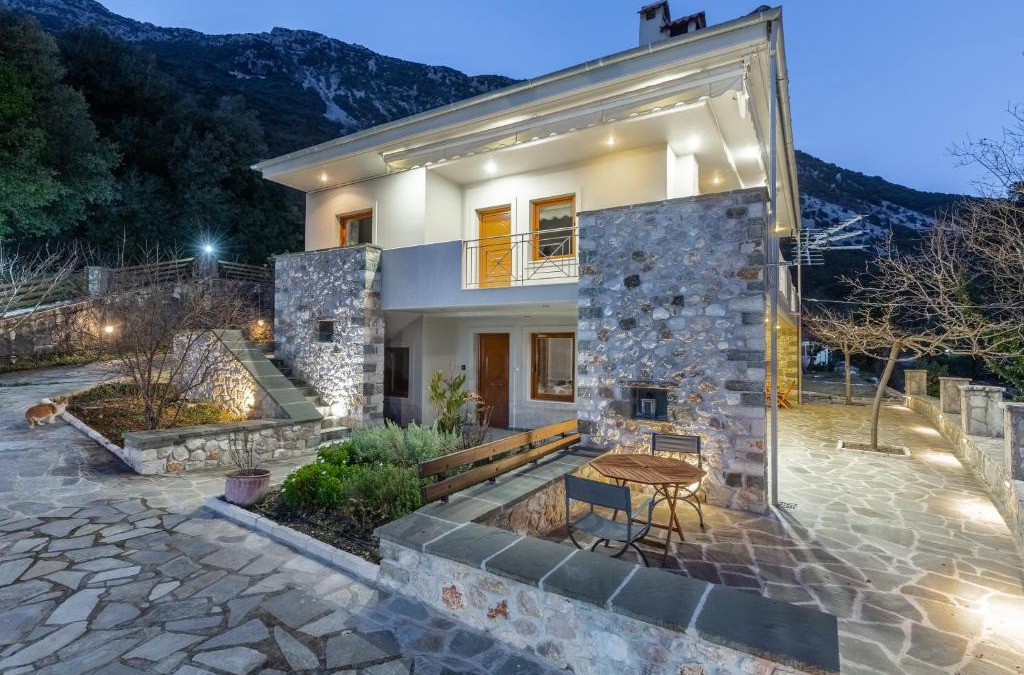 North Tzoumerka House | orminia house upper level
