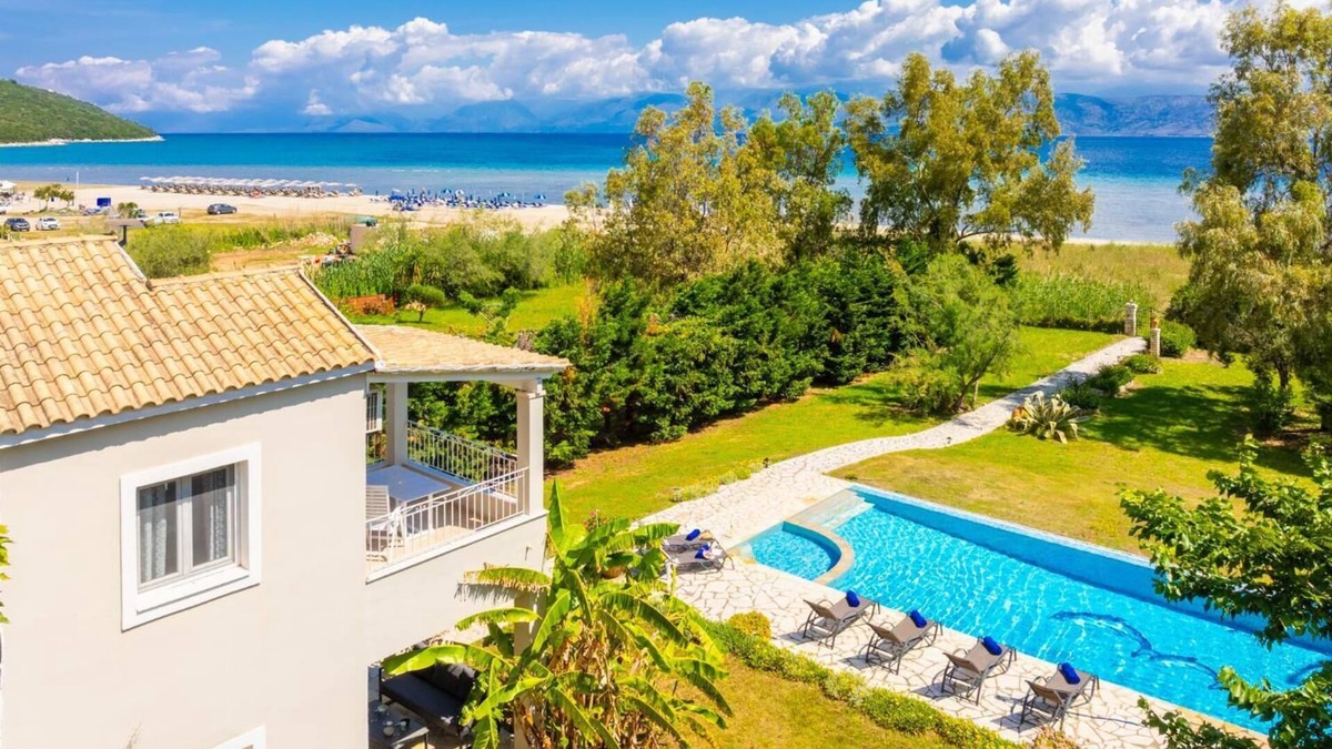 Apraos Villa | Ormos Beach House - Four Bedroom Villa, Sleeps 9
