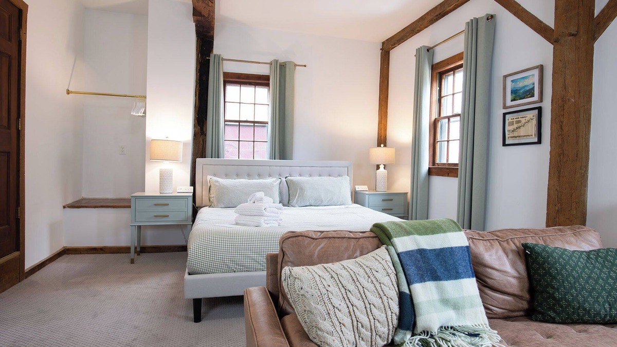 Raphine House | Osceola Mill is a boutique inn located in the Shenandoah Valley 20 minutes from Lexington and Staunton.