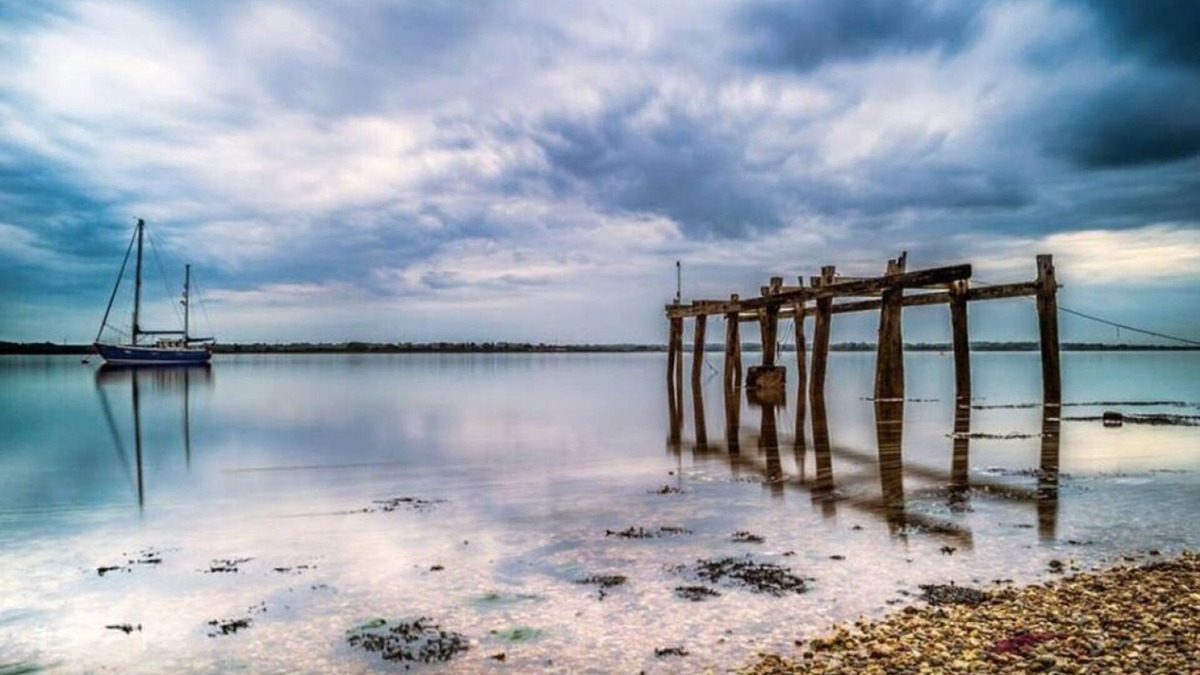 Maldon Apartment | Osea Island: Retro Retreat