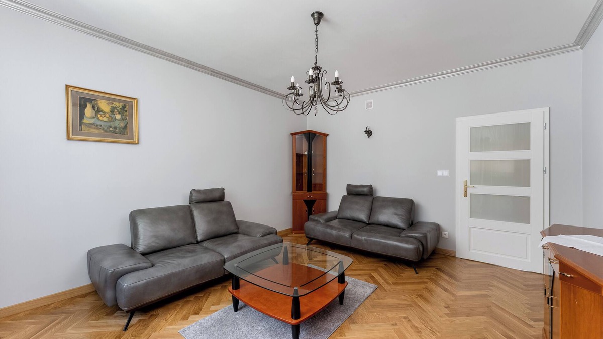 Nowa Huta Apartment | Osiedle Willowe Vintage Chic Apartment