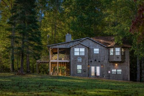 Blairsville House | Osprey - Family Cabin, Hot Tub, Game Room, Theater