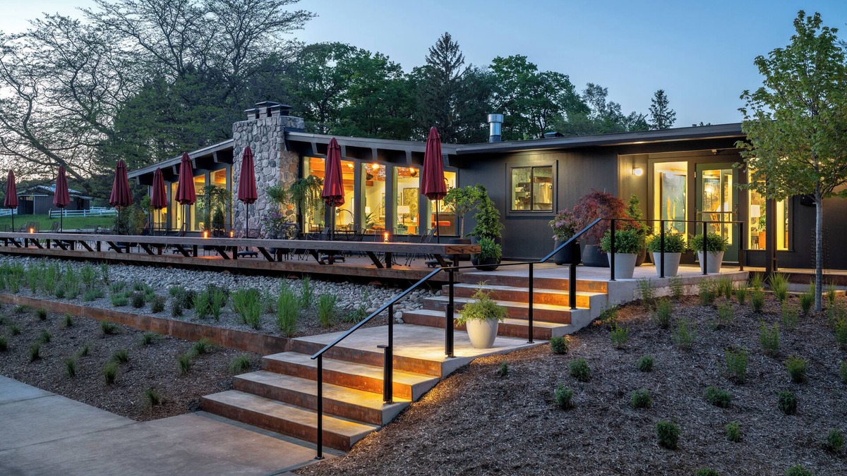 Harbor Springs Hotel | OTIS Harbor Springs