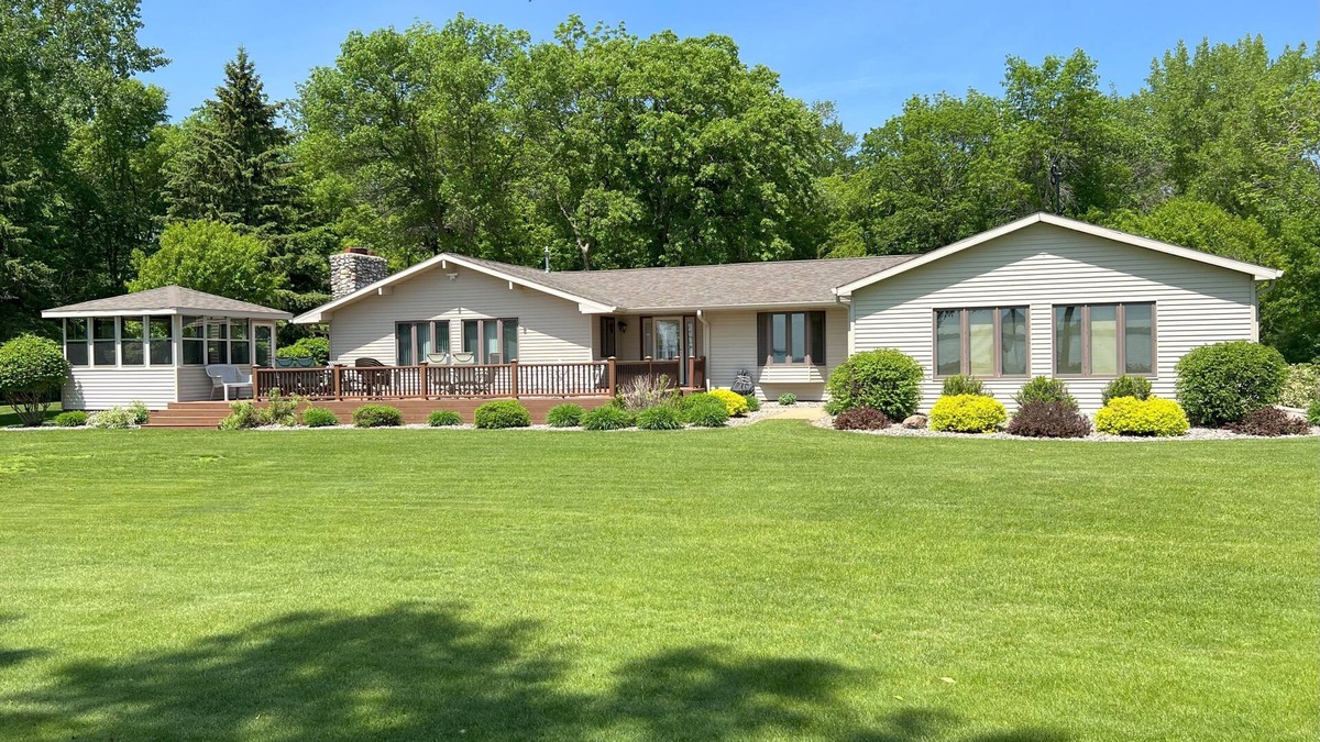 Ottertail House | Ottertail Lodge, Ottertail Lake Minnesota