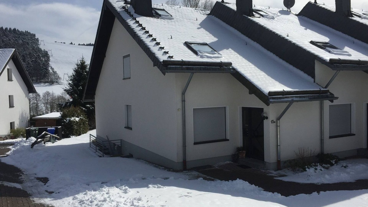 Usseln Apartment | Our apartment has a beautiful large garden a beautiful terrace