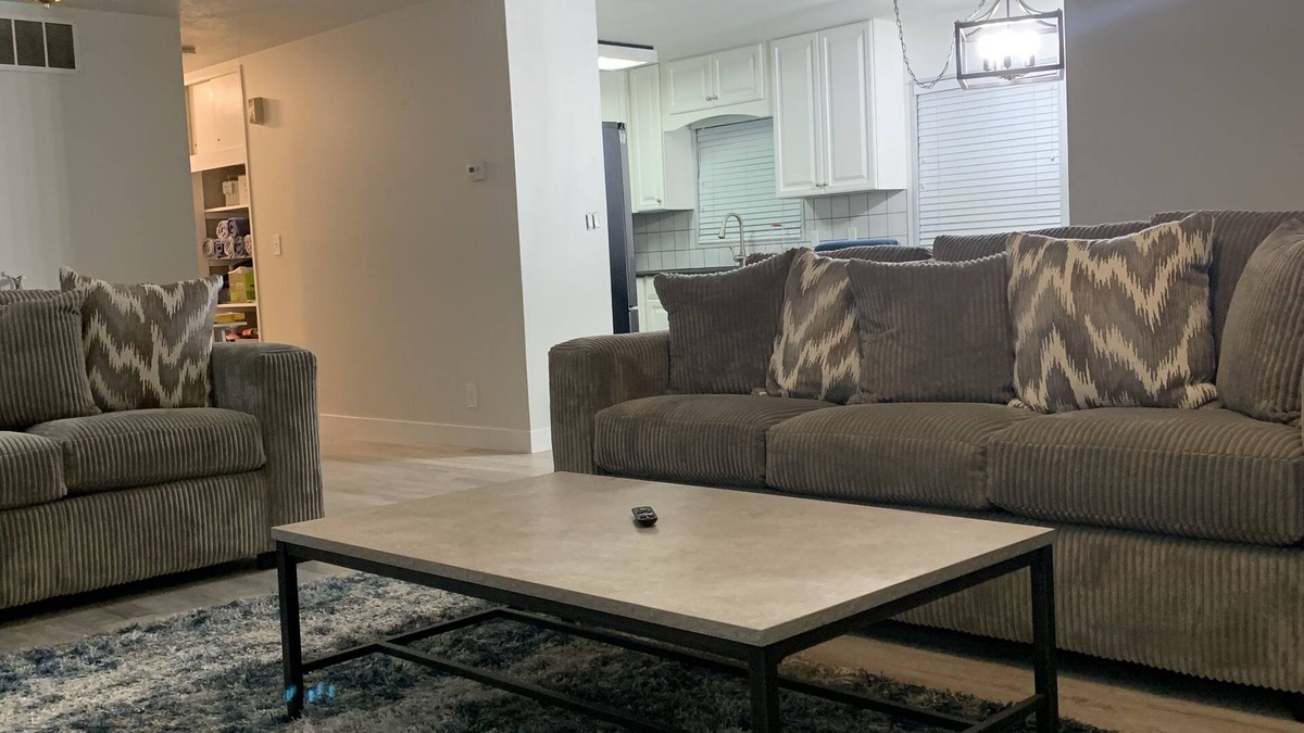 Gem County House | Our little Gem, remodeled and new everything. Close to down town.