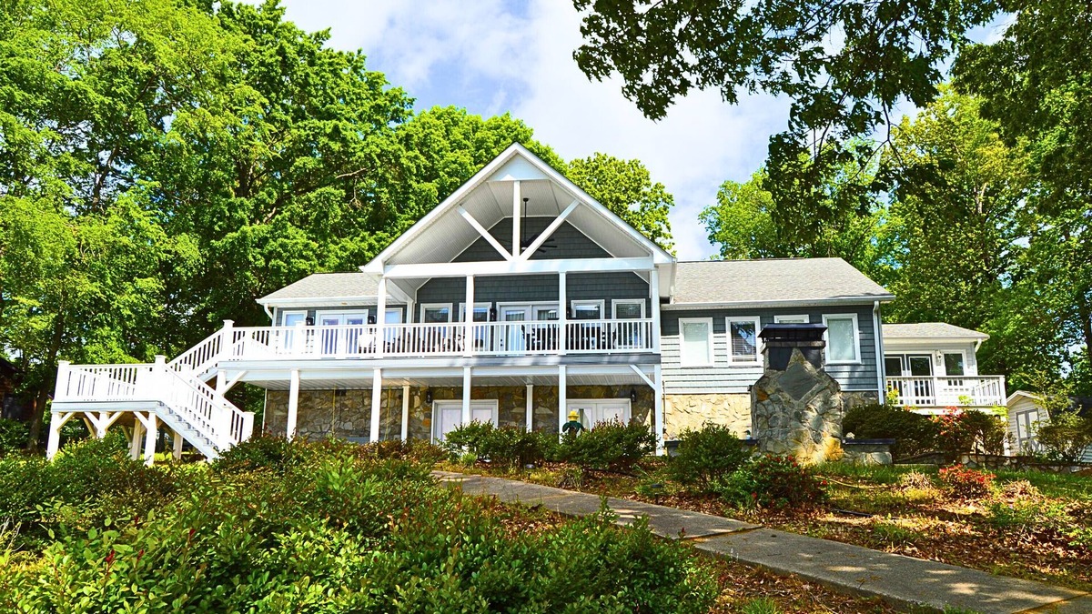 Semora House | Our Point of View on Hyco Lake