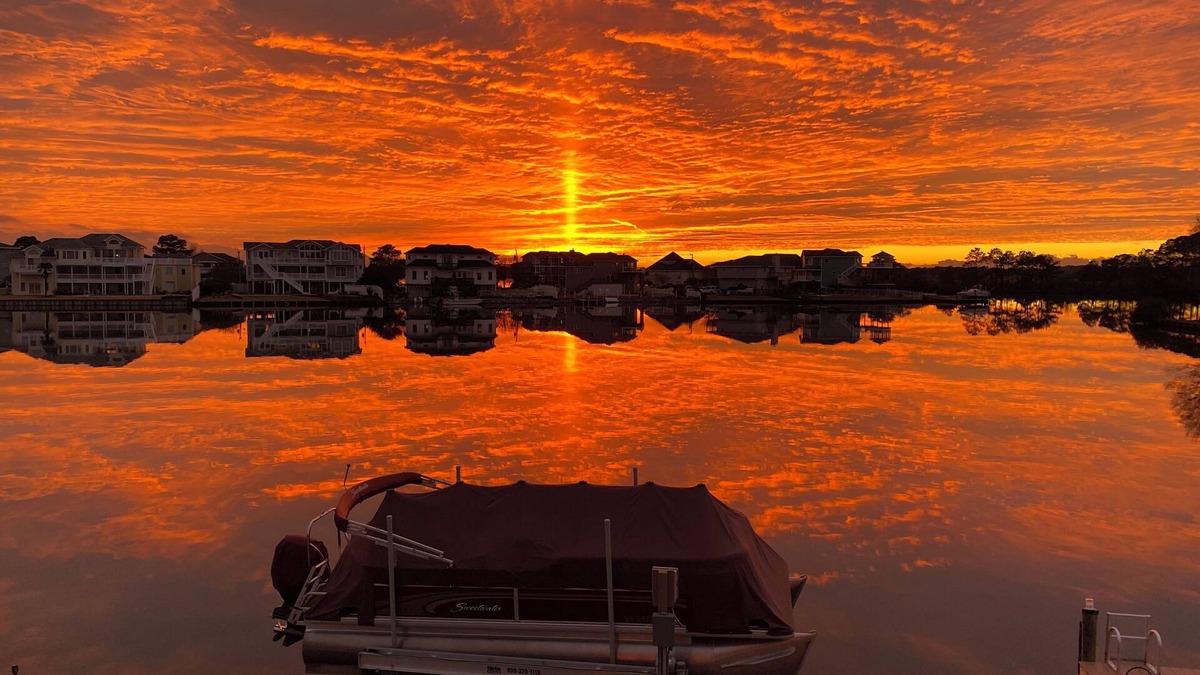 Sandbridge House | Our Sand Castle-Waterfront, Private Pool, Beach, Dock, Fishing, Kayaks, Sunsets!