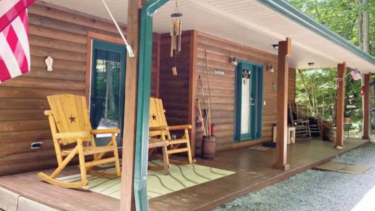 Tallassee Cabin | Our Side of Heaven Cabin- Ride the Dragon, w/Hot Tub, Private Lake and Pond