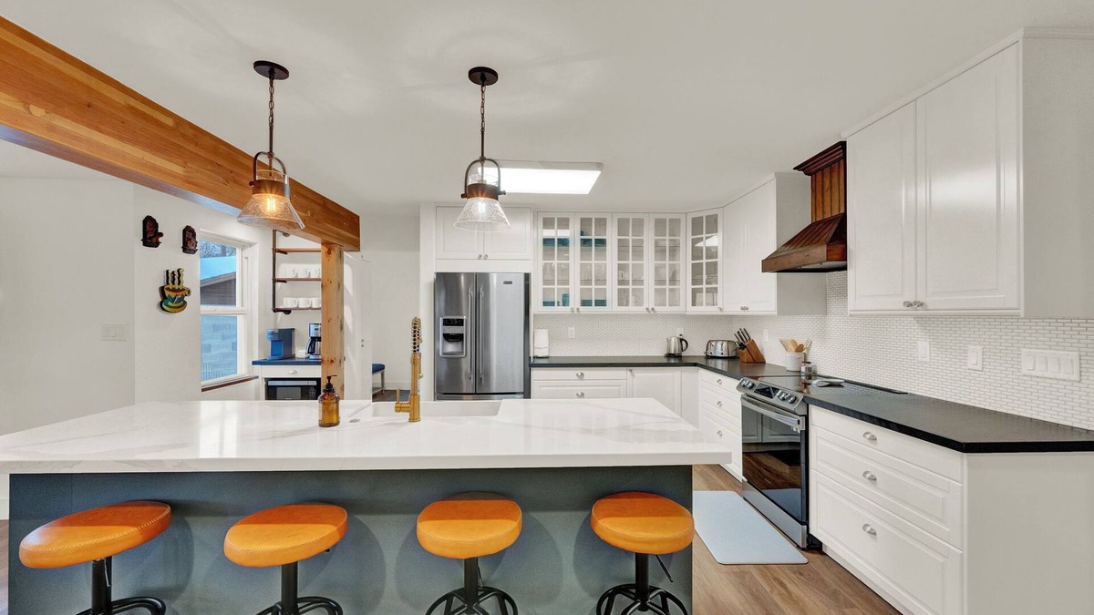 Canyon Rim House | Our "Slice of Heaven, located near ski resorts, U of U and Downtown Salt Lake