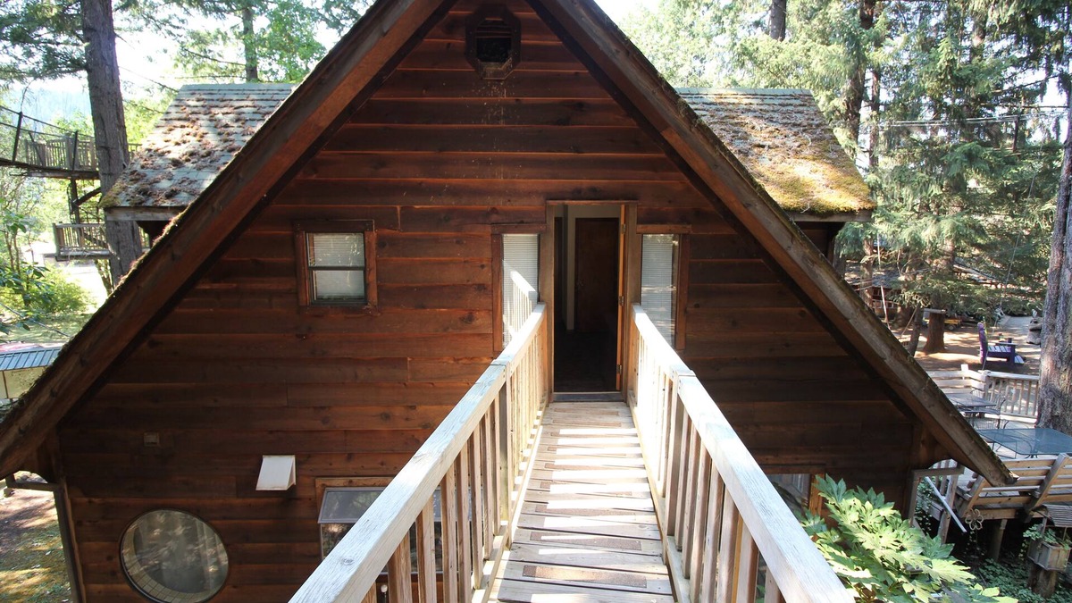 Cave Junction House | Out 'N' About Treehouse Treesort