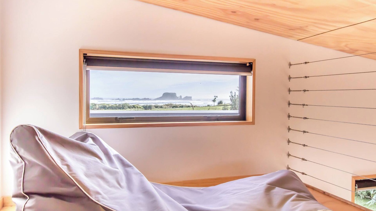 Cape Foulwind Apartment | Out The Bay- Guest House at the Beach