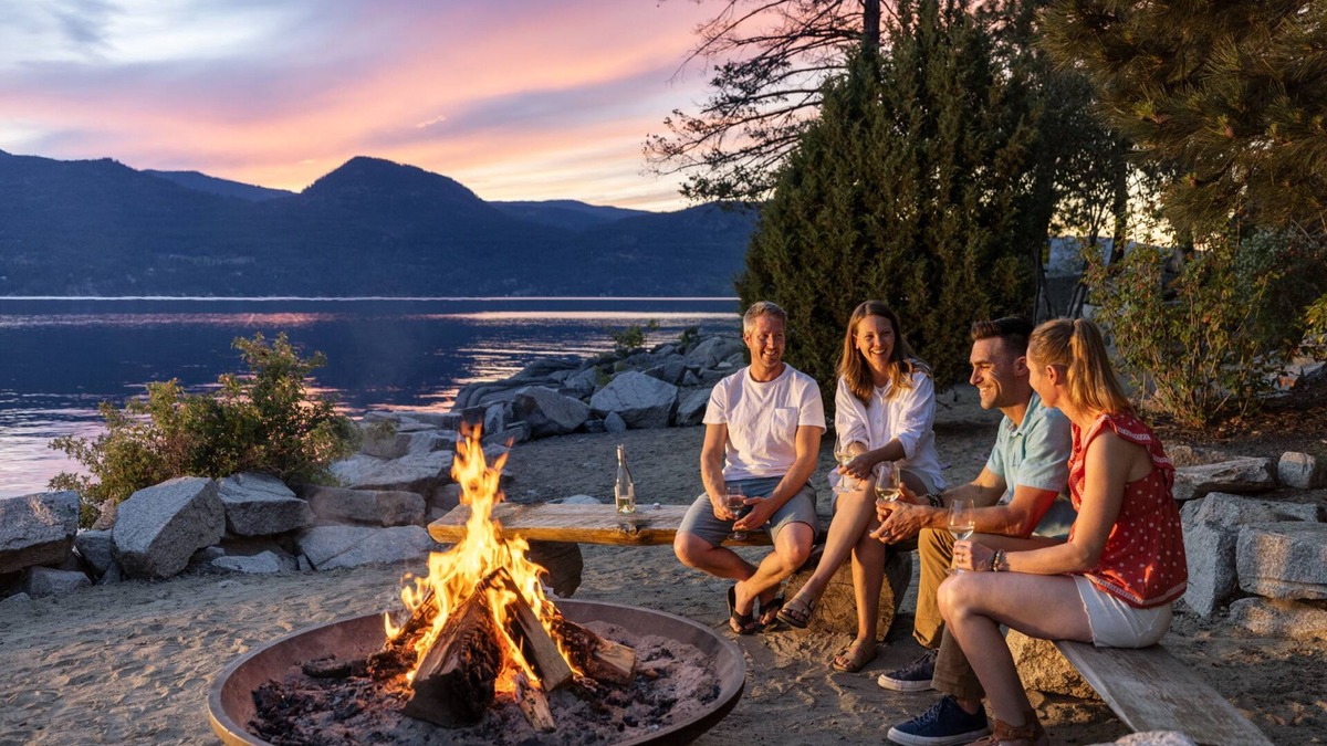 Vernon Hotel | Outback Lakeside Vacation Homes