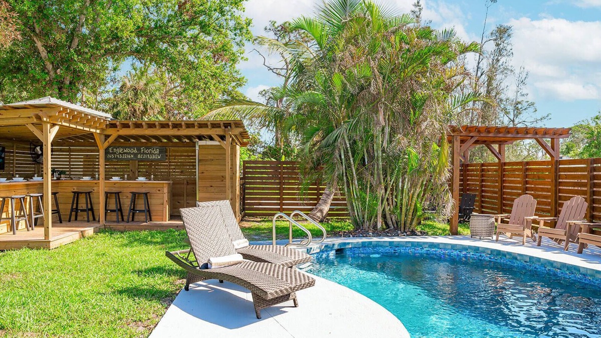 Englewood House | Outdoor Bar, Kayak, Paddle-board, Beach Equipment