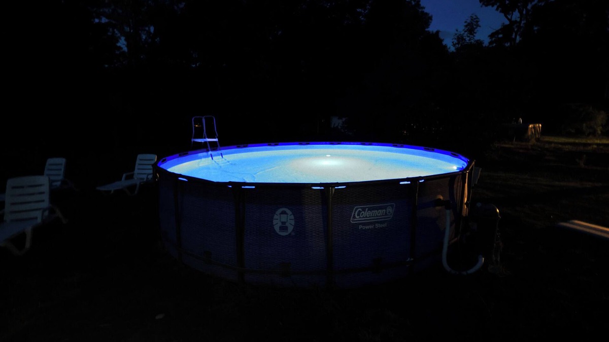 Hunter House | Outdoor hot tub Facing Hunter MT New Modern Home