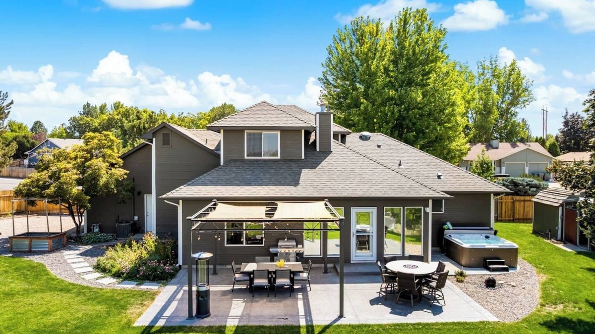 Southeast Boise House | Outdoor oasis w/view & Hot tub
