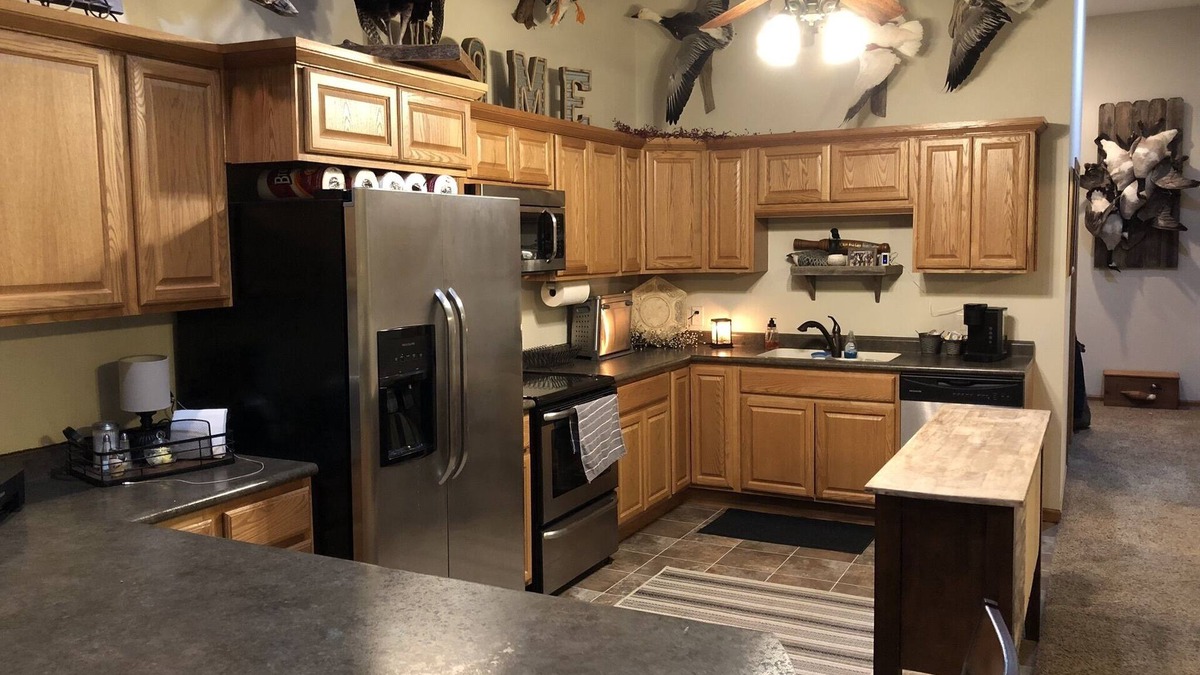 Pierre House | Outdoorsman Paradise- 1/2 mile from Lake Oahe