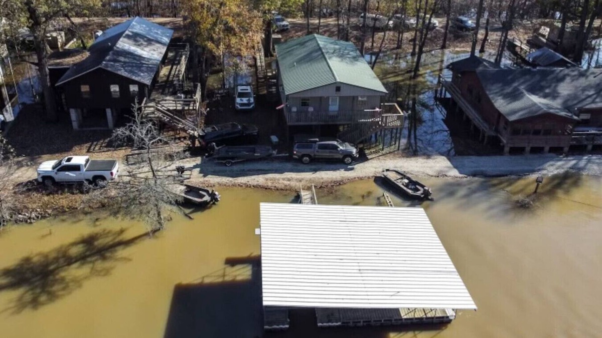 Beech Grove House | Outdoorsmen's Paradise: Lodge on The Black River