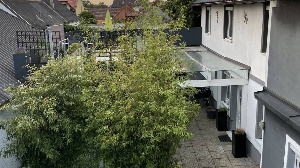 Parndorf House | Outlet Center House, Pool, Garden, Sundeck, Jacuzzi