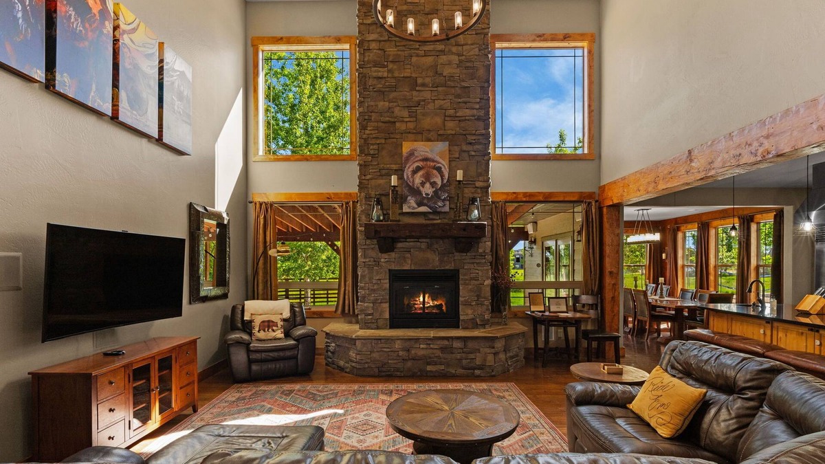 Bozeman House | Outpost Oasis- Wonderful 6 bedroom house!