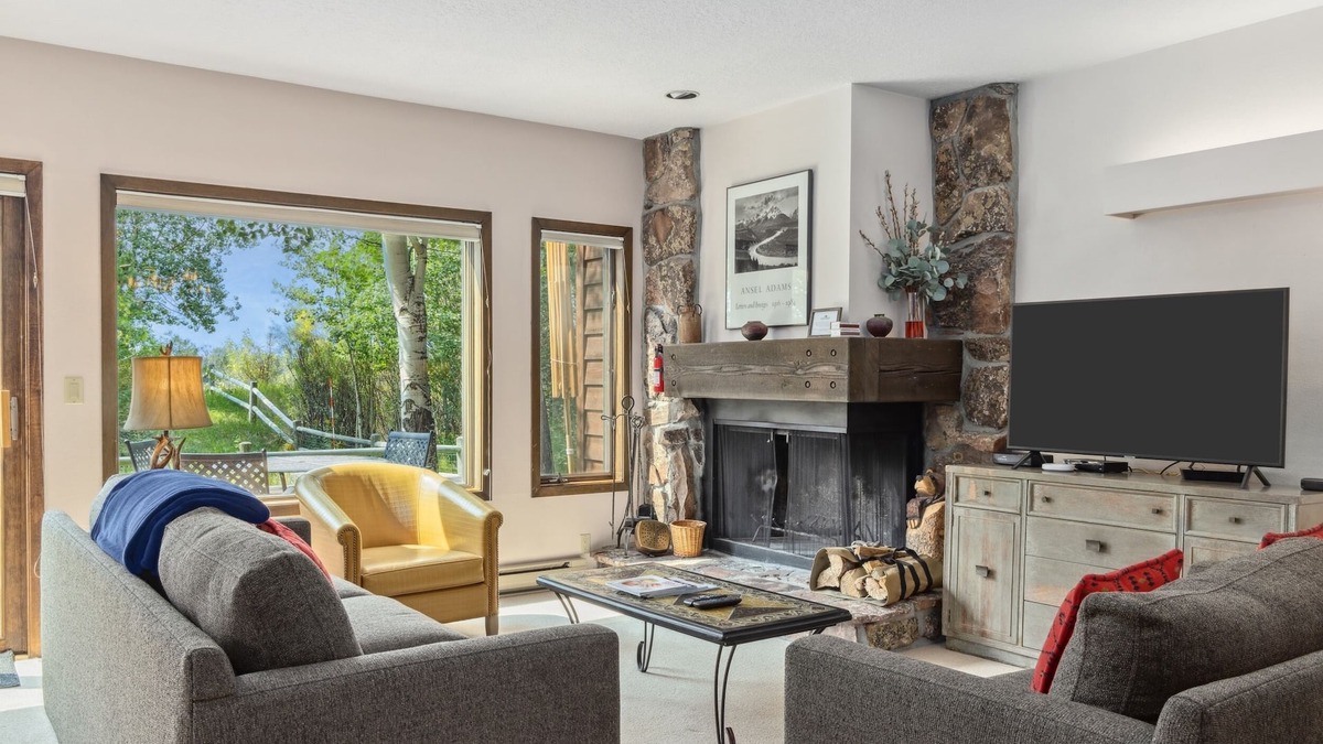 Jackson Hole Condo | Outpost: Teton Shadows Darwin F - Sauna&Fireplace!