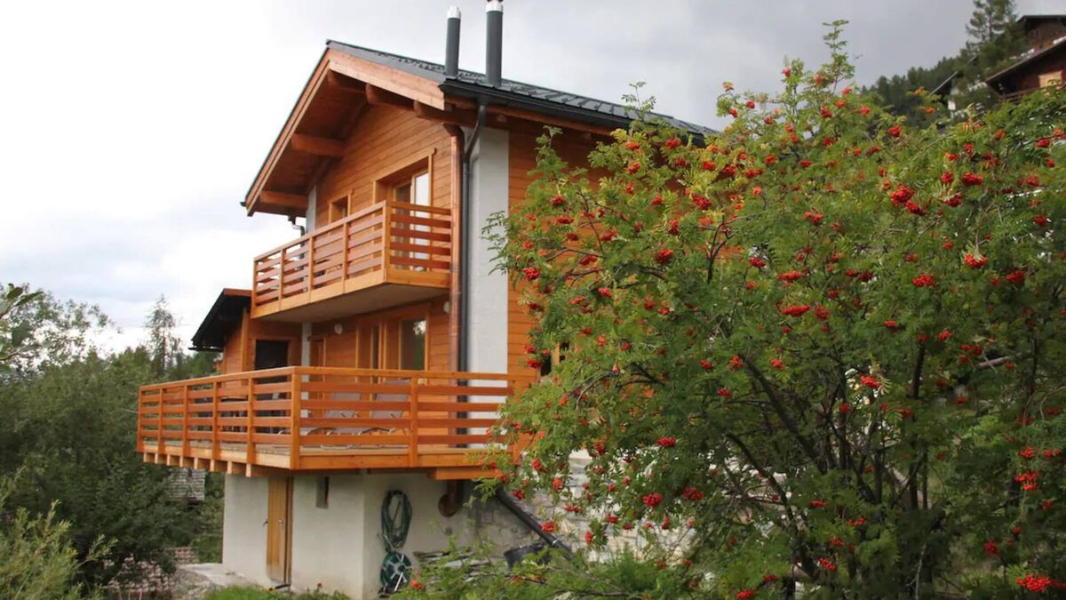 St. Luc Ski Chalet | Outside: 4-person chalet with balcony, terrace with garden furniture, breathtaking views of the Val