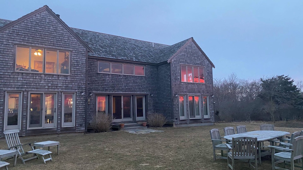 Quidnet House | OUTSTANDING VIEWS! - WEEKLY OR SEASONAL RENTAL- SPEND YOUR SUMMER HERE