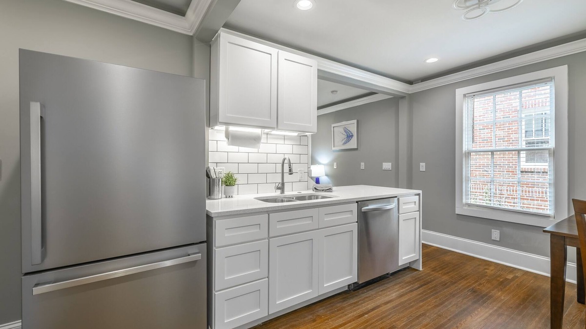 Wesley Heights House | Outstanding Wesley Heights Home w Movie Room