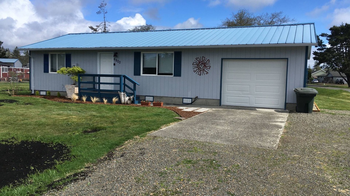 Ilwaco House | Over the river and to the beach