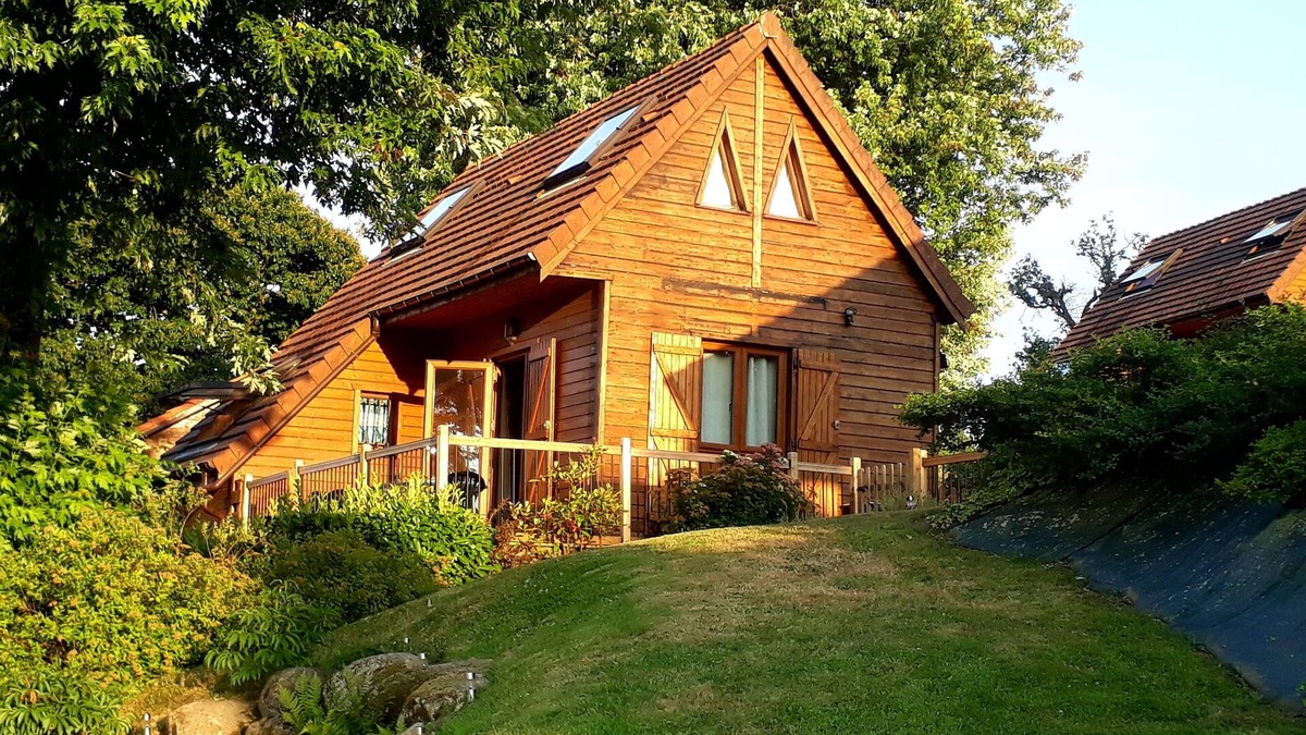 Saint-Germain-de-Tallevende-la-Lande-Vaumont Ski Chalet | Overlooking the Lake & Golf Course, heated Swimming Pool (May to Sept),Play area
