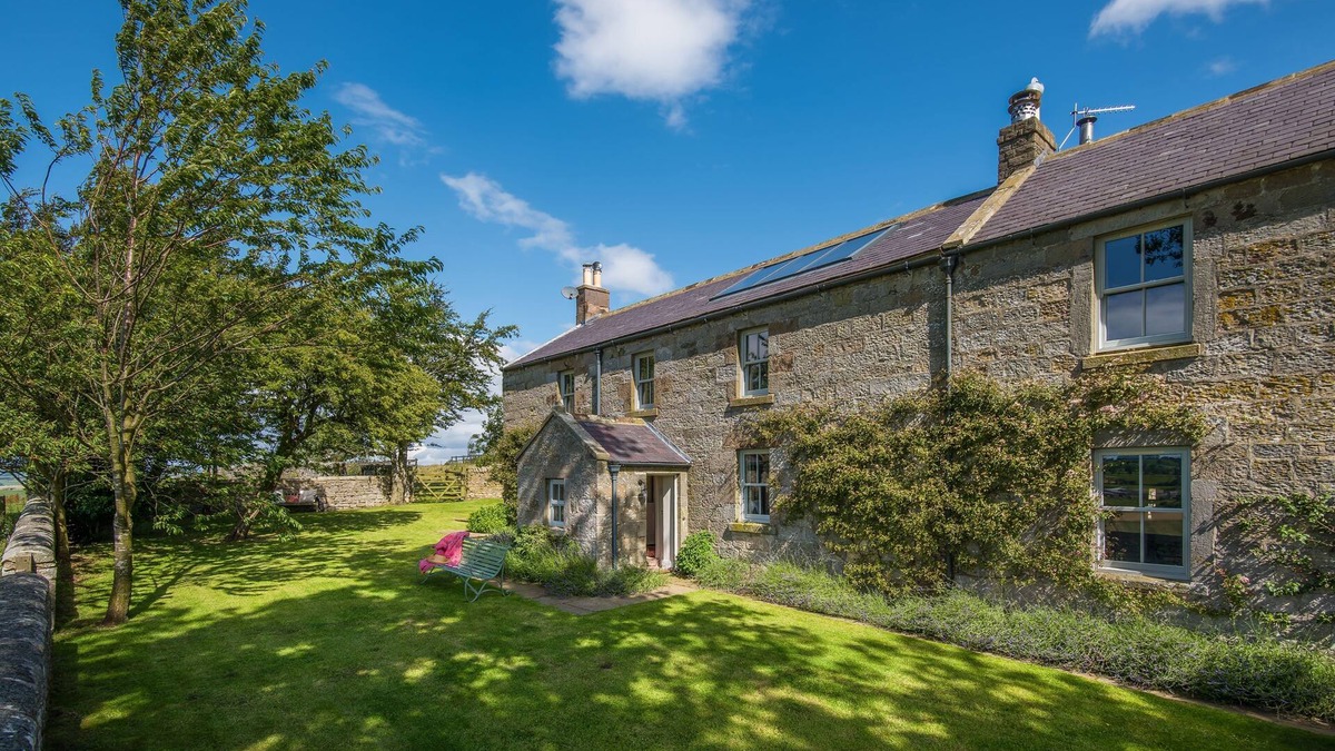 Edlingham Other | OVERTHWARTS FARMHOUSE five bedroom, nr. Alnwick. 9 miles from the coast