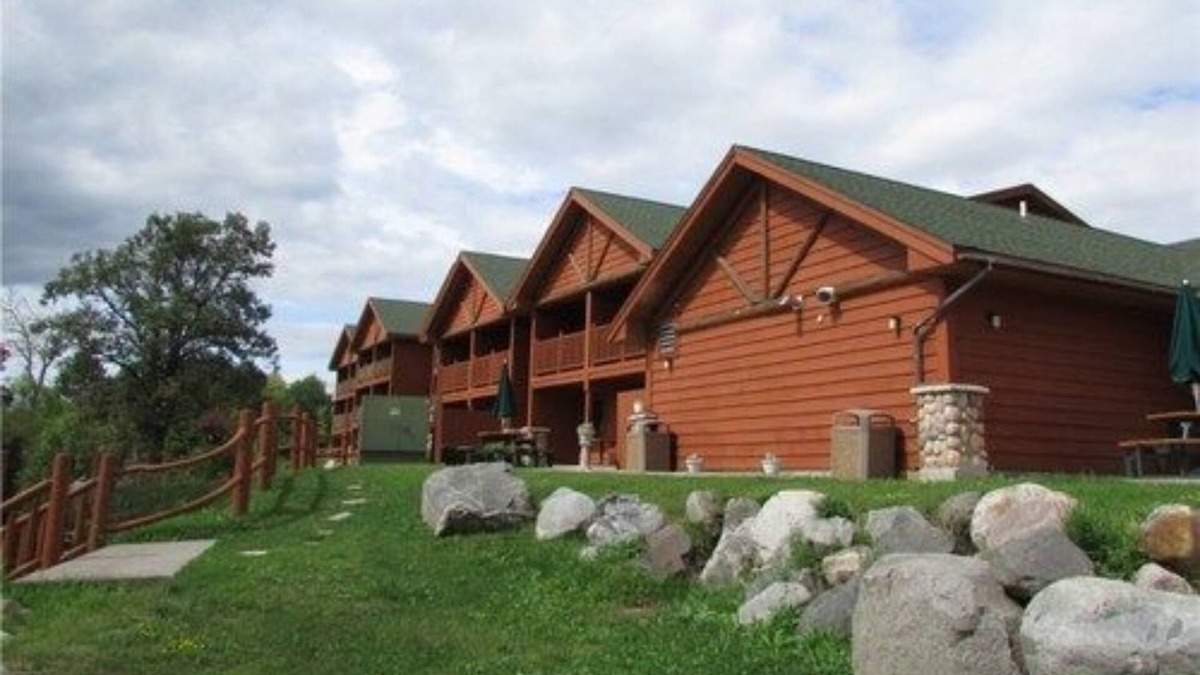 Orr Resort | Oveson Pelican Lake Resort and Inn