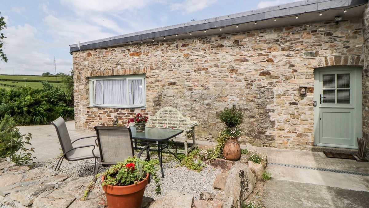Grenofen Cottage | OWL BARN, pet friendly, character holiday cottage in Tavistock